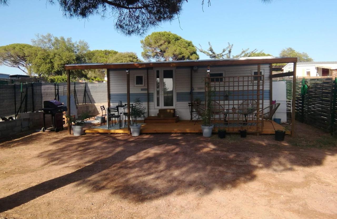 Mobilhome A Frejus A 15 Minute De La Mer Sur Terrain Independant Eksteriør bilde