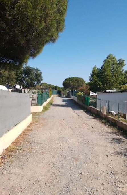Mobilhome A Frejus A 15 Minute De La Mer Sur Terrain Independant Eksteriør bilde